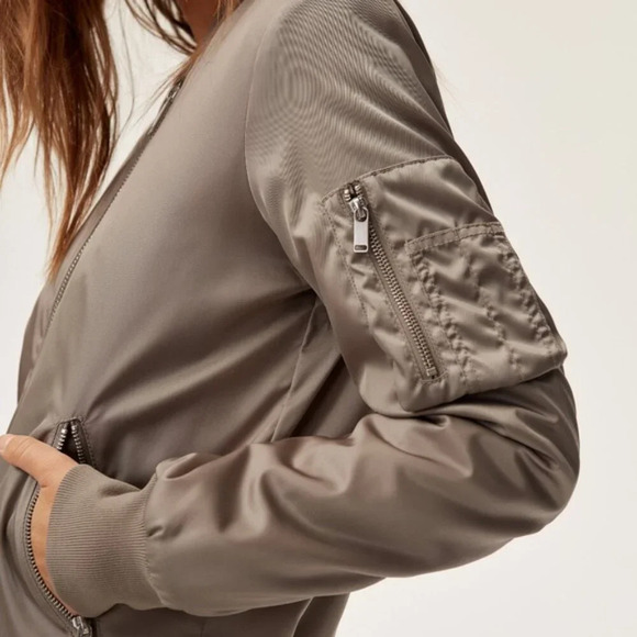 Aritzia The Group Babaton Gilman Classic Bomber Jacket Coat Modern Taupe NWT - Picture 4 of 12